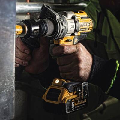 Dewalt DCD996P2 18Volt/5.0Ah Li-ion Çift Akülü Kömürsüz Darbeli Matkap - Dewalt (1)